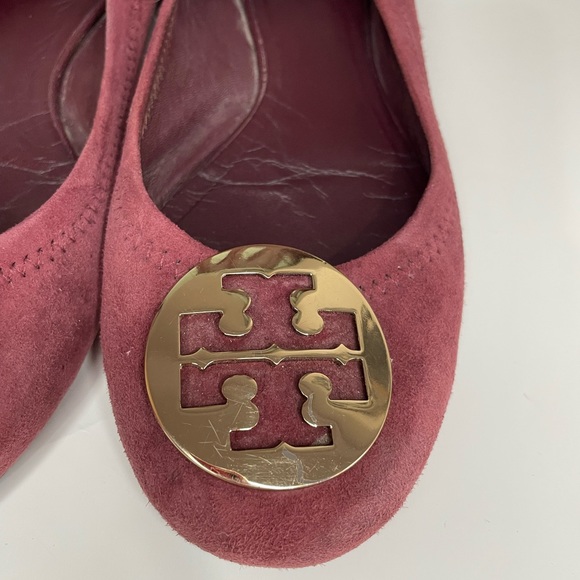 Tory Burch Burgundy Flats with Gold Logo - Picture 9 of 14